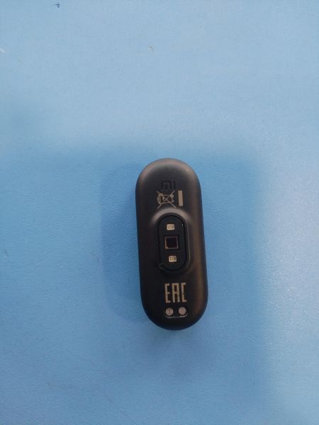 Купить Xiaomi Mi Smart Band 5 (XMSH10HM) c СЗУ в Иркутск за 600 руб.