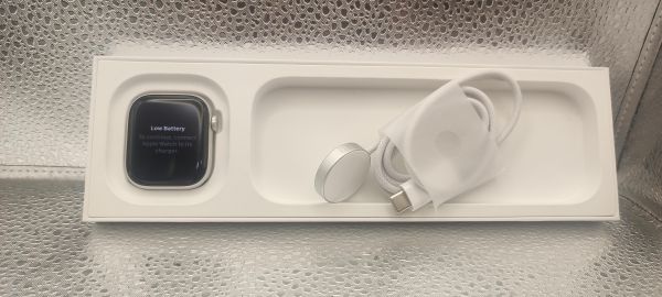 Купить Apple Watch Series 10 42mm (A2997) с СЗУ в Иркутск за 19000 руб.
