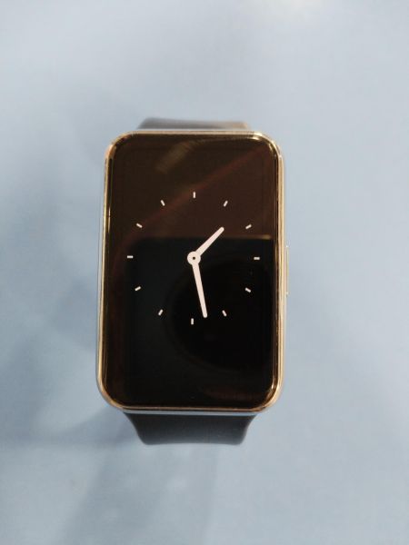 Купить Huawei Watch Fit Elegant Edition (TIA-B29) с СЗУ в Иркутск за 1300 руб.