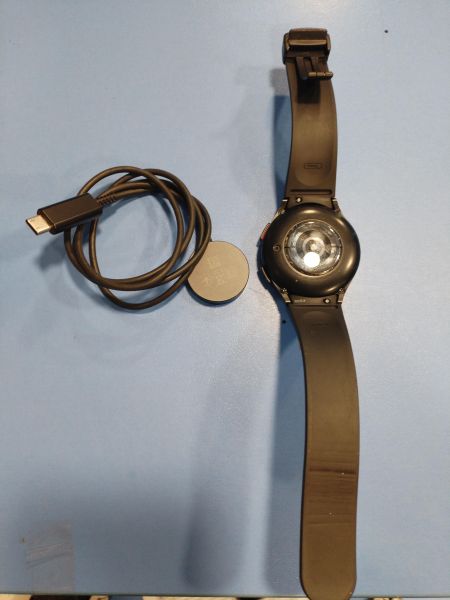 Купить Samsung Galaxy Watch 5 Pro (SM-R920) с СЗУ в Иркутск за 6300 руб.