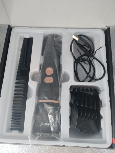 Купить Geemy GM-6609 с СЗУ в Иркутск за 500 руб.