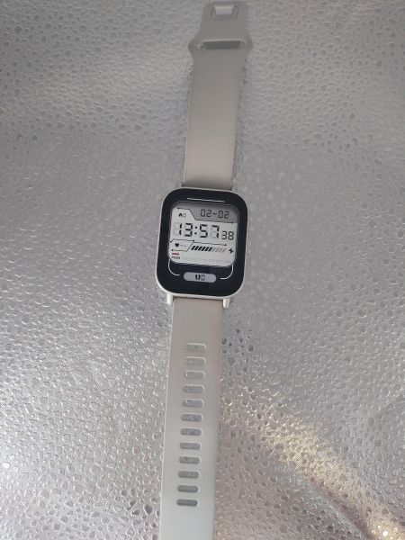 Купить Xiaomi Redmi Watch 5 Active (M2351W1) с СЗУ в Иркутск за 1300 руб.