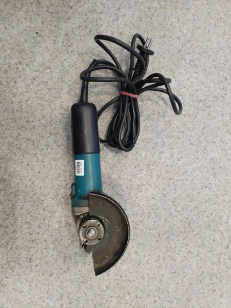 Купить Makita 9558HN в Иркутск за 2100 руб.