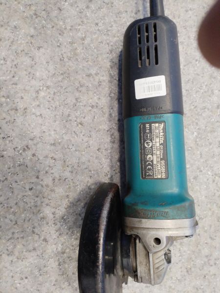 Купить Makita 9558HN в Иркутск за 2100 руб.