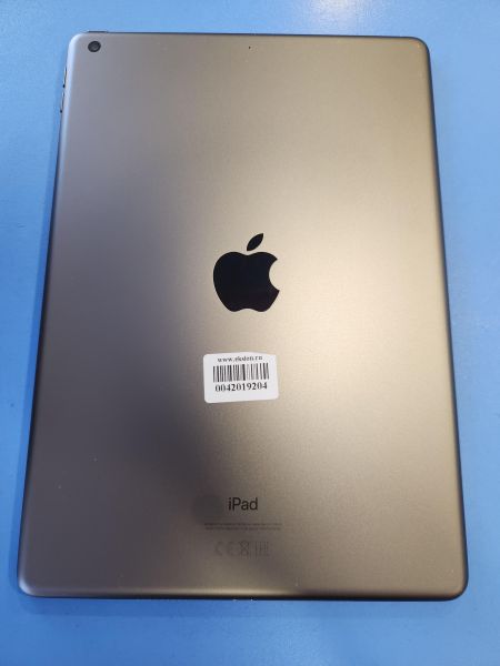 Купить Apple iPad 8 2020 32GB (A2270 MYL92/LA2/LC2) (без SIM) в Иркутск за 10700 руб.