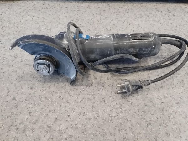 шлифмашина угловая сетевая Hyundai HD-750AG в Иркутск