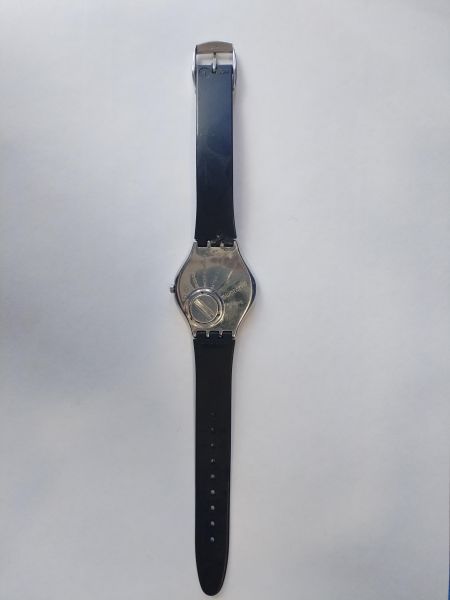 Купить Swatch Skin Skinnoirirron Public SYXS100 в Иркутск за 1900 руб.
