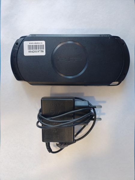 игровая приставка Sony PlayStation Portable (PSP-E1008) с СЗУ в Иркутск