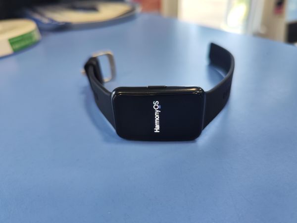 умные часы и браслеты Huawei Watch Fit SE (STA-B39) c СЗУ в Иркутск