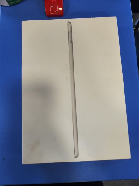 планшет Apple iPad 9 2021 64GB (A2602 MK2K3/MK2L3/MK2L3LL) (без SIM) в Иркутск