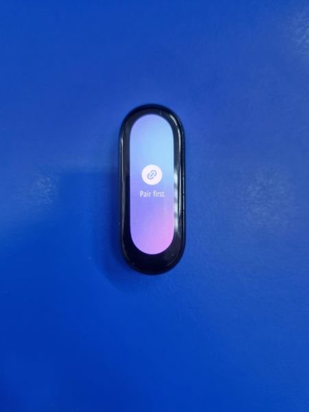 Купить Xiaomi Mi Smart Band 6 NFC (XMSH16HM) с СЗУ в Иркутск за 1250 руб.