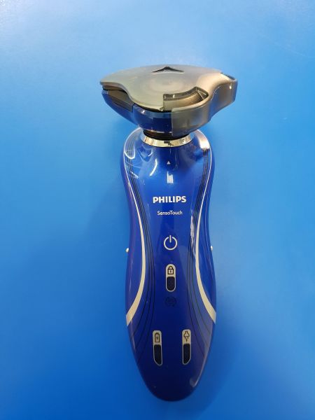 Купить Philips RQ1150 Series 7000 SensoTouch с СЗУ в Иркутск за 1799 руб.