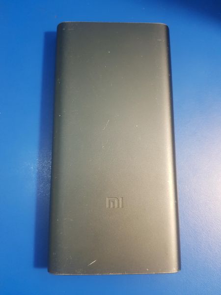 Купить Xiaomi Mi Power Bank 3 10000 (PLM13ZM) (10000 mAh) в Иркутск за 749 руб.