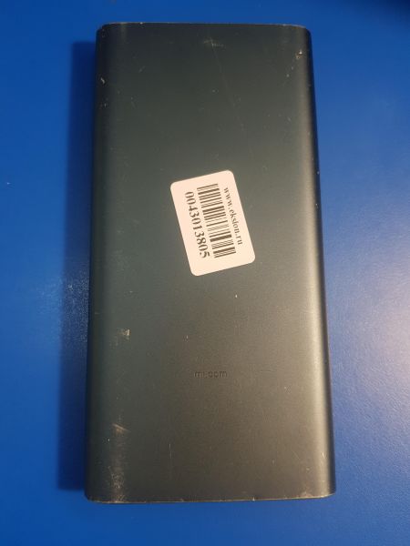 Купить Xiaomi Mi Power Bank 3 10000 (PLM13ZM) (10000 mAh) в Иркутск за 749 руб.