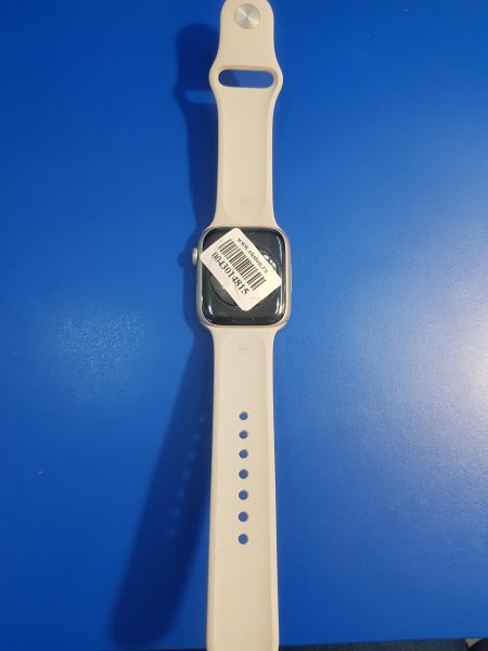 Купить Apple Watch Series 9 45mm (A2980) с СЗУ в Иркутск за 21100 руб.