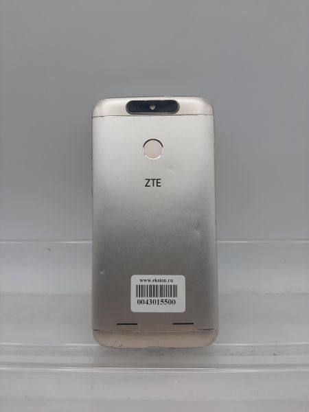 Купить ZTE Blade V8 Lite (V0820) Duos в Иркутск за 1550 руб.