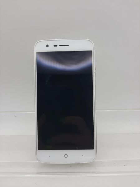 Купить ZTE Blade V8 Lite (V0820) Duos в Иркутск за 1550 руб.