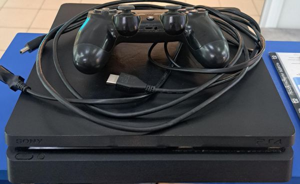 игровая приставка Sony PlayStation 4 Slim 1TB (CUH-2208B) в Иркутск