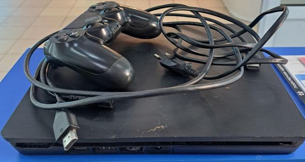 игровая приставка Sony PlayStation 4 Slim 1TB (CUH-2208B) в Иркутск