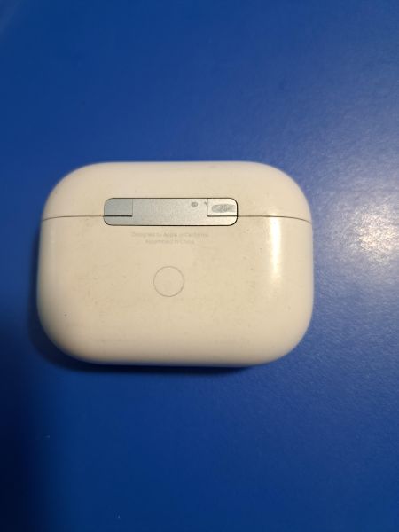 Купить Apple AirPods Pro (A2083, A2084) в Иркутск за 4100 руб.