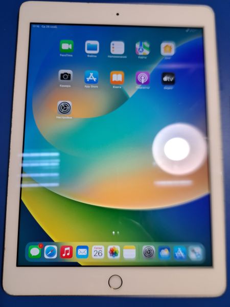 Купить Apple iPad 5 2017 32GB (A1822) (без SIM) в Иркутск за 3500 руб.