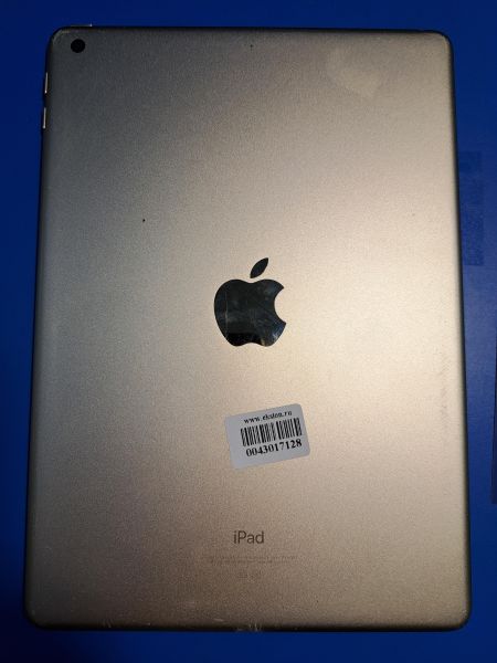 Купить Apple iPad 5 2017 32GB (A1822) (без SIM) в Иркутск за 3500 руб.