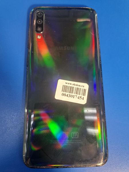 Купить Samsung Galaxy A70 2019 6/128GB (A705F/FN) Duos в Иркутск за 6100 руб.