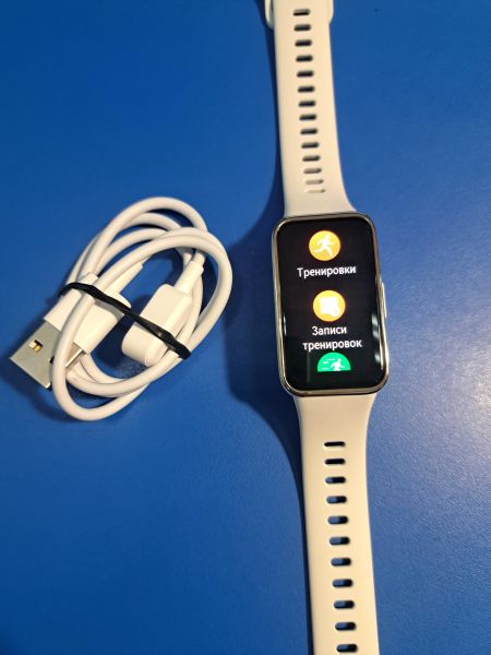 Купить Huawei Band 9 (KIM-B19) с СЗУ в Иркутск за 800 руб.