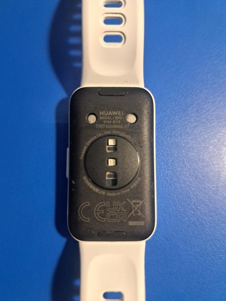 Купить Huawei Band 9 (KIM-B19) с СЗУ в Иркутск за 800 руб.