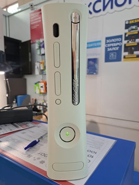 Купить Microsoft Xbox 360 Console в Иркутск за 5300 руб.