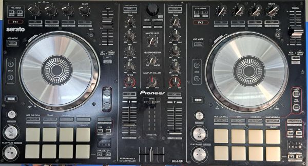 Купить Pioneer DDJ-SR2 в Иркутск за 24800 руб.