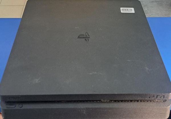 Купить Sony PlayStation 4 Slim 1TB (CUH-2208B) в Иркутск за 19700 руб.