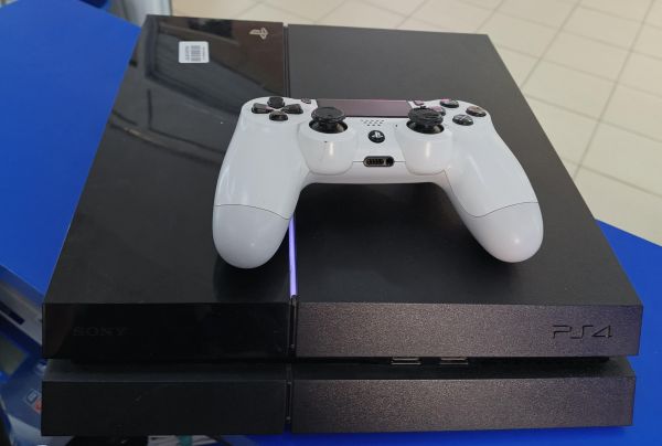 игровая приставка Sony PlayStation 4 500GB (CUH-1006A) в Иркутск