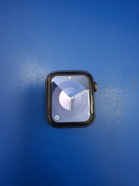 умные часы и браслеты Apple Watch SE 40mm (A2351) с СЗУ в Иркутск