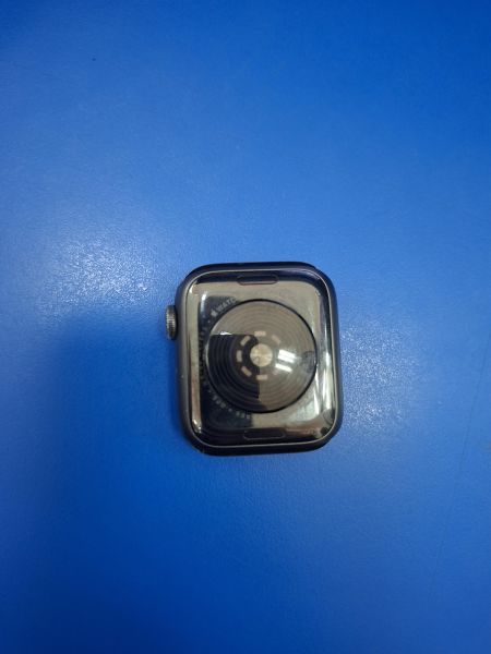 умные часы и браслеты Apple Watch SE 40mm (A2351) с СЗУ в Иркутск