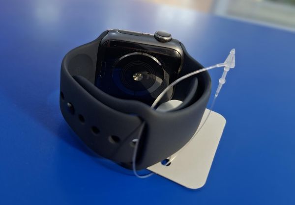 умные часы и браслеты Apple Watch Series 4 40mm (A1977) с СЗУ в Иркутск