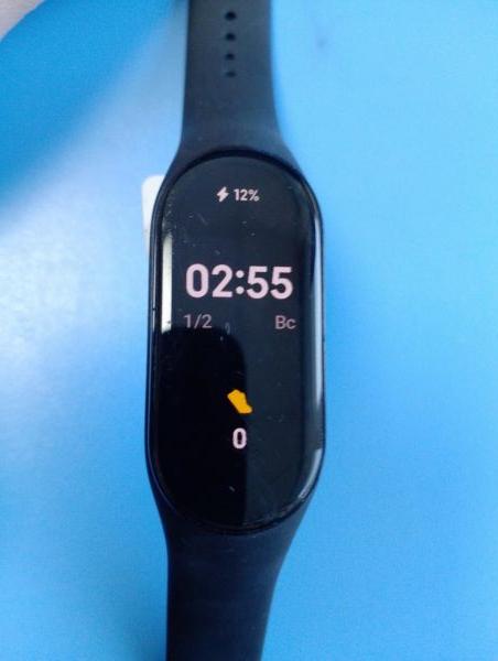 Купить Xiaomi Smart Band 7 (M2129B1) с СЗУ в Иркутск за 400 руб.