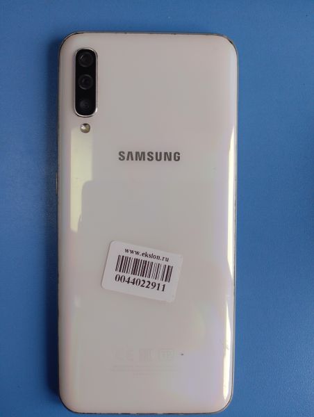 Купить Samsung Galaxy A50 2019 4/64GB (A505FN) Duos в Иркутск за 4300 руб.