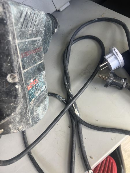 Купить Bosch GBH 4 DFE в Иркутск за 5100 руб.