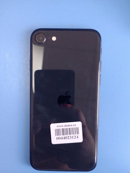 Купить Apple iPhone SE 2nd gen. 2020 128GB в Иркутск за 7900 руб.