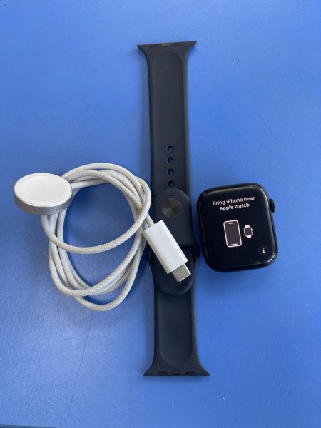 Купить Apple Watch Series 9 45mm (A2980) с СЗУ в Иркутск за 18700 руб.