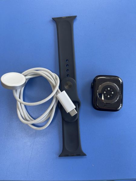 Купить Apple Watch Series 9 45mm (A2980) с СЗУ в Иркутск за 18700 руб.