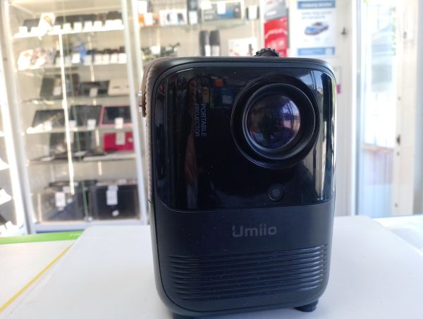 Купить Umiio A008 в Иркутск за 2000 руб.