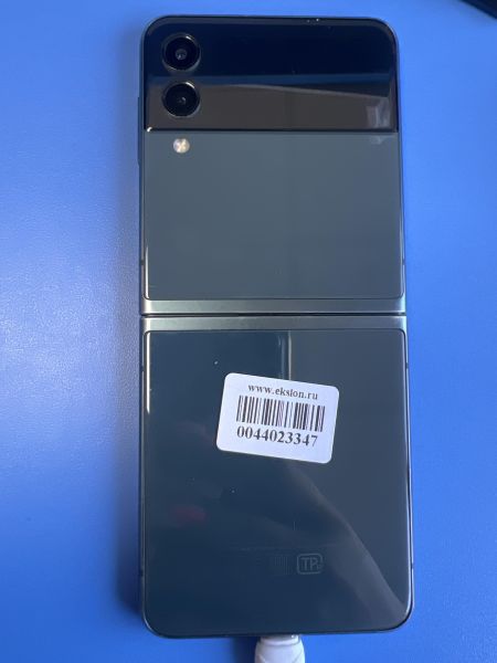 Купить Samsung Galaxy Z Flip 3 5G 8/128GB (F711B) Duos в Тулун за 10400 руб.
