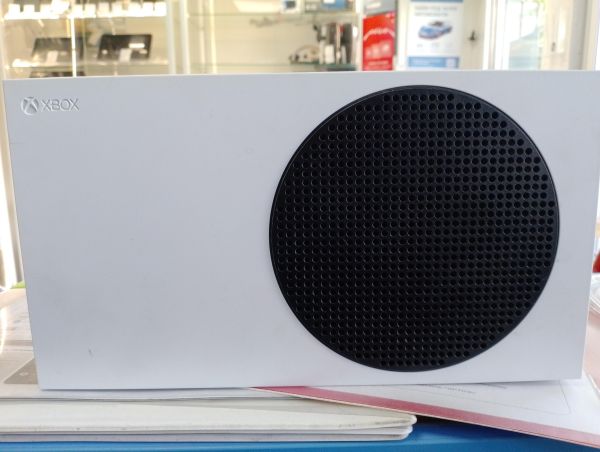 Купить Microsoft Xbox Series S 512GB (1885) в Иркутск за 17200 руб.