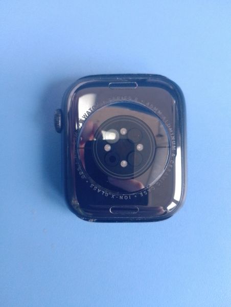 Купить Apple Watch Series 8 45mm (A2771) с СЗУ в Иркутск за 12100 руб.