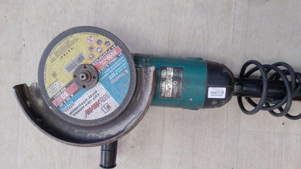 Купить Makita 9069 в Иркутск за 3300 руб.