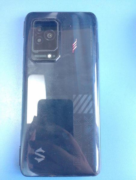 Купить BlackShark 5 12/256GB (PAR-H0) Duos в Иркутск за 17000 руб.