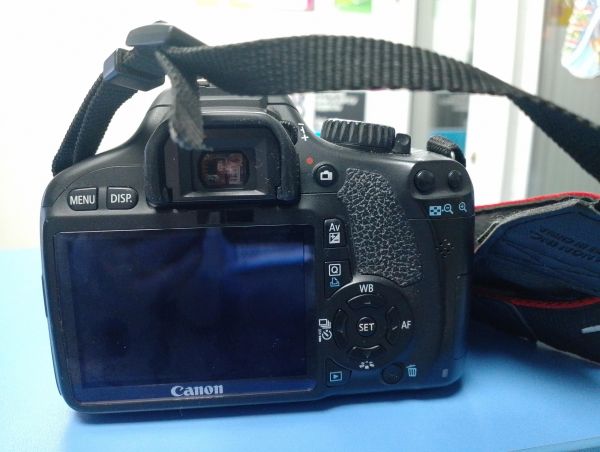 Купить Canon EOS 550D (DS126271) kit с СЗУ в Иркутск за 8100 руб.