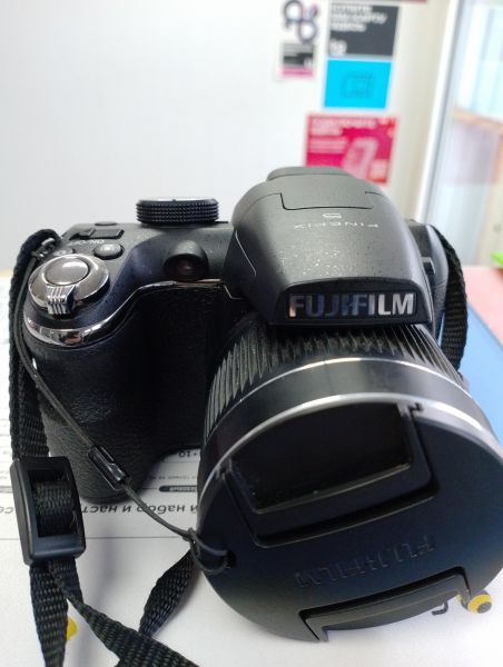 Купить Fujifilm FinePix S4000 (СЗУ не требуется) в Иркутск за 1700 руб.